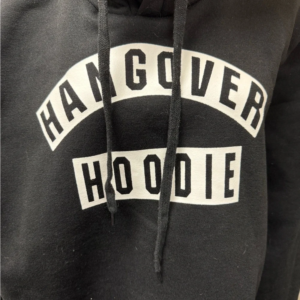 Meaveor Black Hoodie. XXL. Graphics “Hangover Hoodie”
